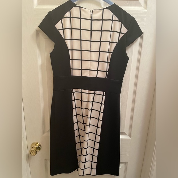 Business/Formal Dress - Picture 2 of 3